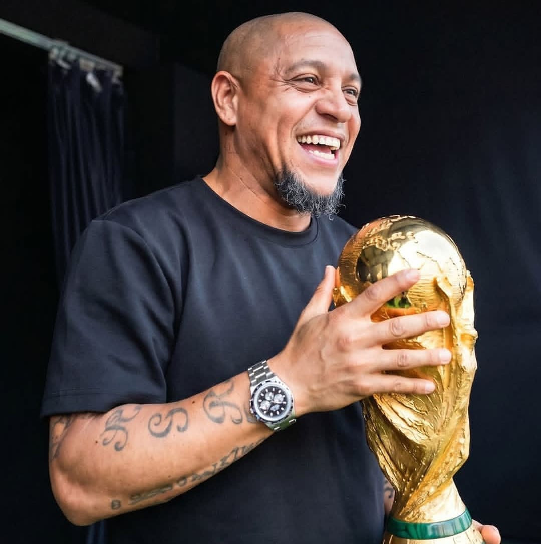 Roberto Carlos dikabarkan telah memeluk Islam